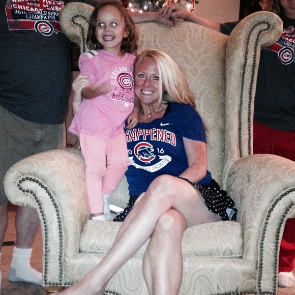 Welcome to my closet 🌺 - Picture 7 of 8